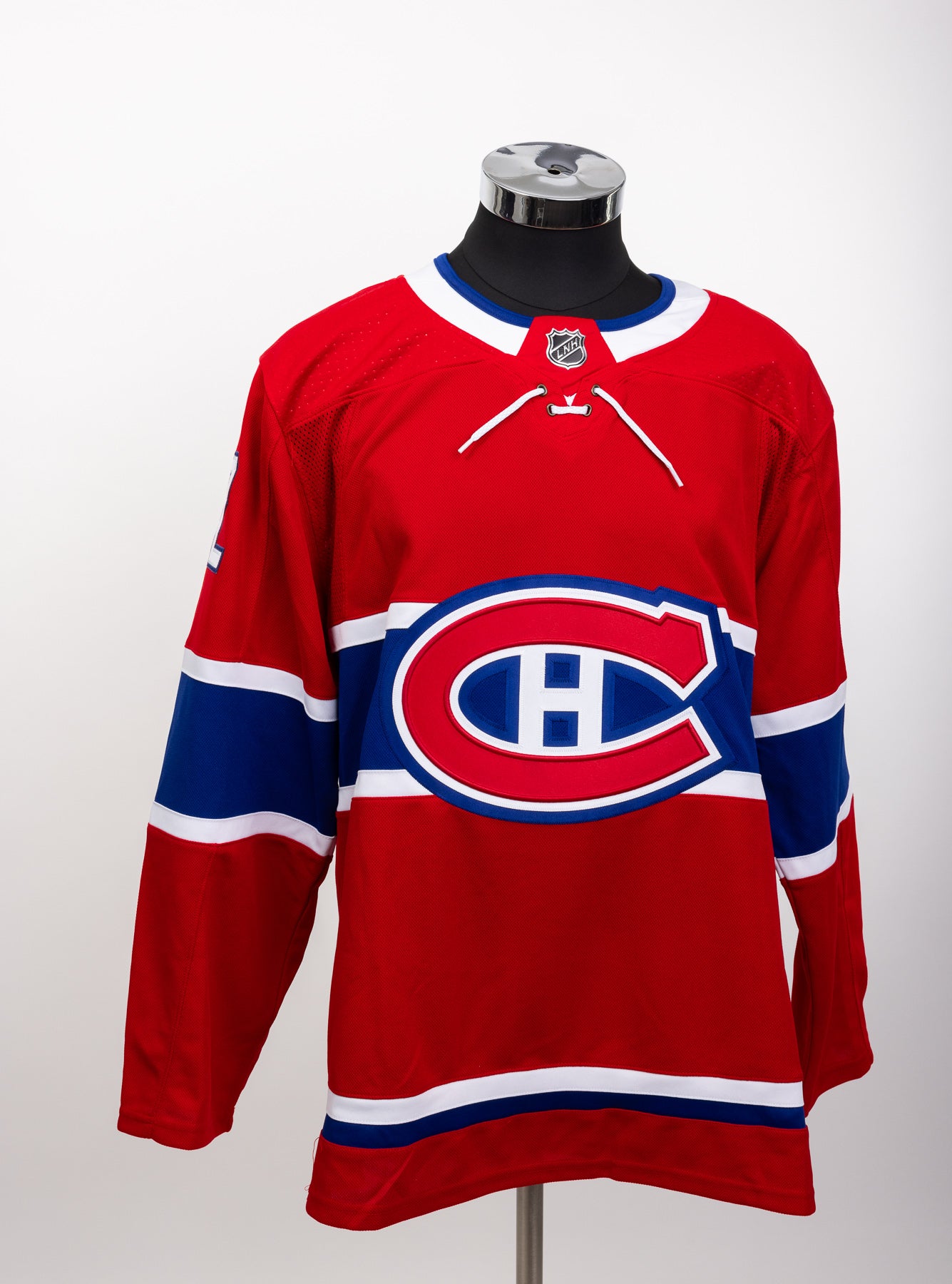 Cole Caufield RARE gilet ADIDAS #22 autographié du Canadiens de Montréal