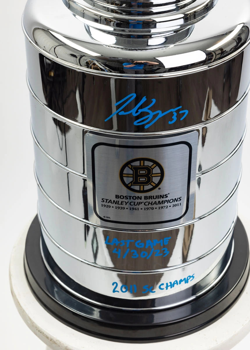 Patrice Bergeron Coupe Stanley 25 pouces autographiée avec 2 inscriptions Bruins de Boston