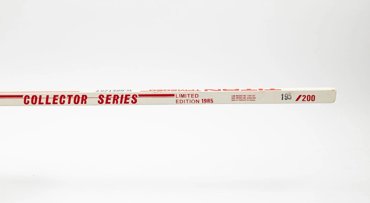 Wayne Gretzky Bâton autographié #/200 (Promotion 1985 chez Zellers)