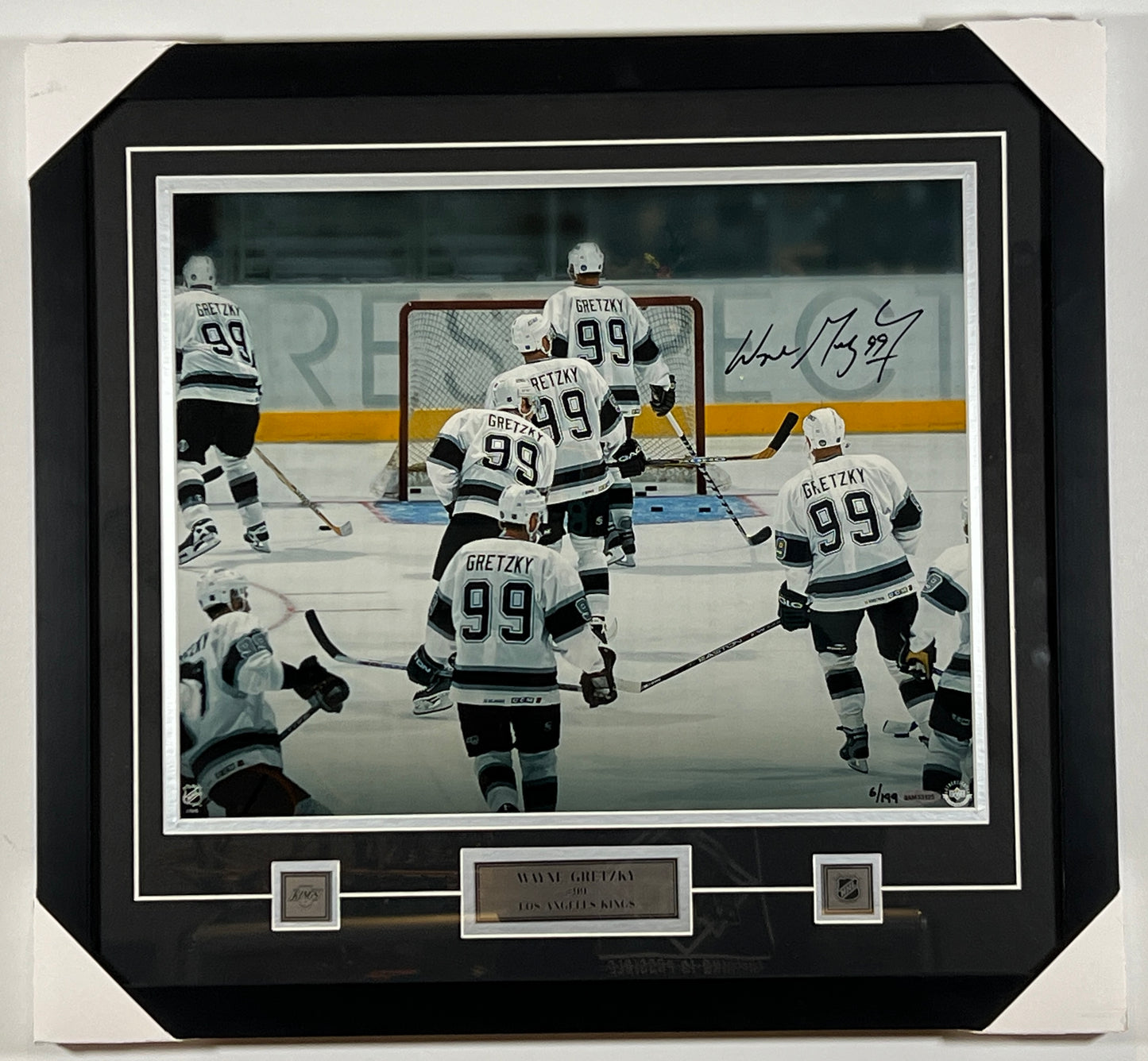 Wayne Gretzky autographed frame (16x20 photo) Upper Deck Authenticated