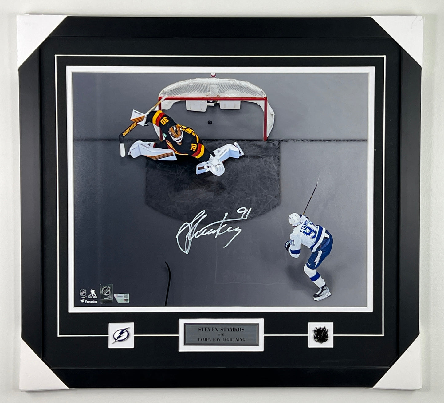 Framed 16x20 photo of Steven Stamkos' 500th NHL goal (Tampa Bay Lightning)
