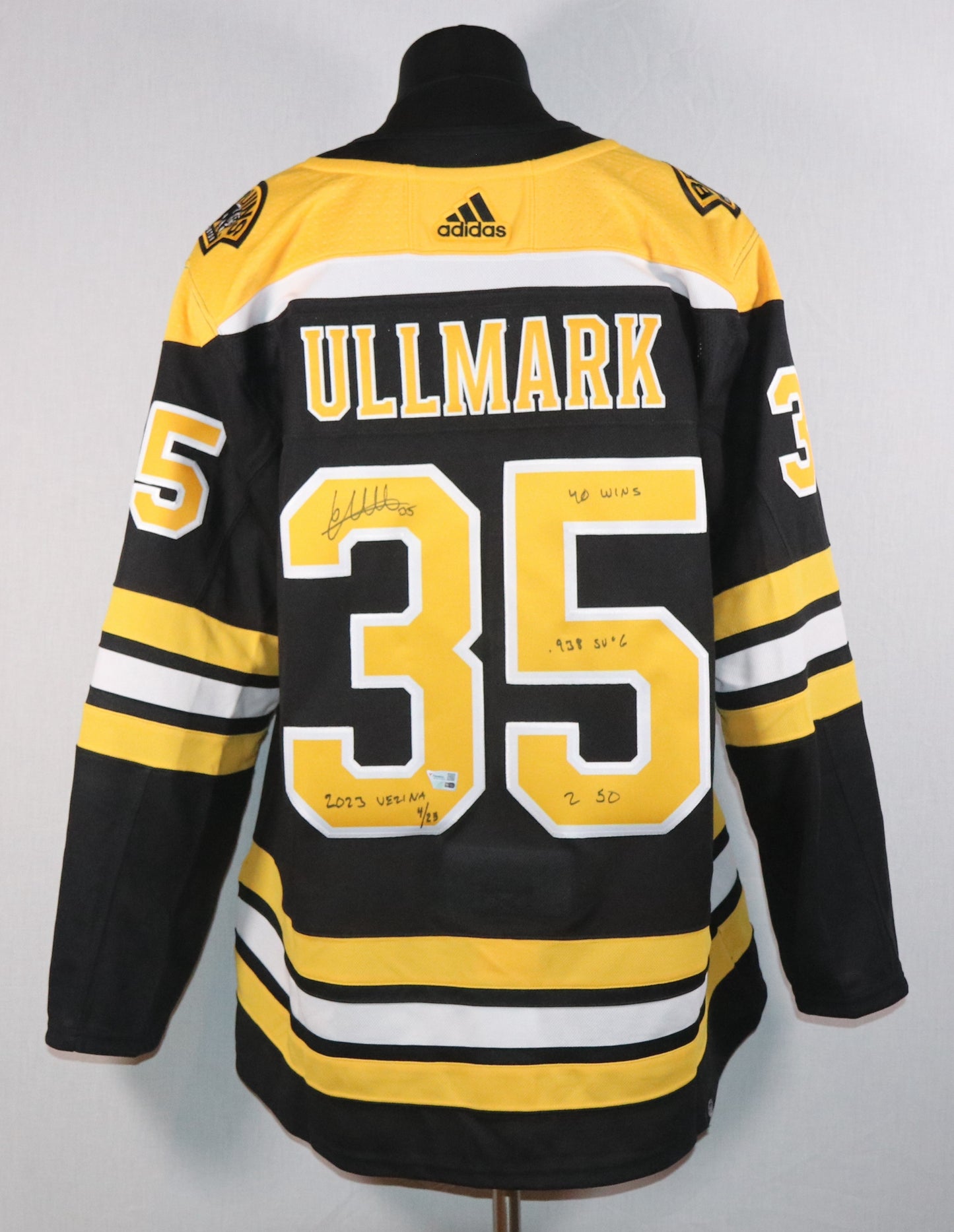 Linus Ullmark gilet Pro Adidas autographiée des Bruins de Boston avec plusieurs inscriptions numéroté #4/23