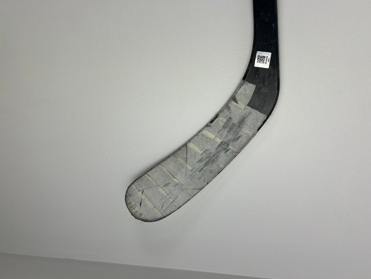 Mitch Marner game-used stick Toronto Maple Leafs -Boston Bruins with certificate and photomatch
