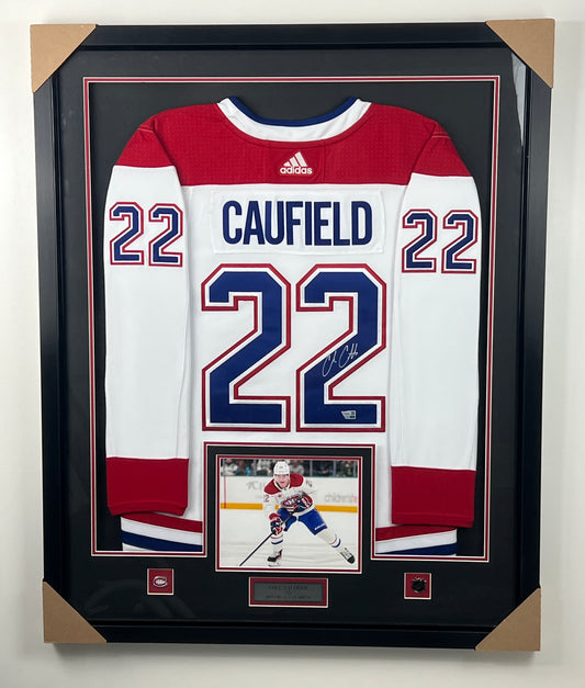 Cole Caufield gilet Adidas encadré et autographié du Canadiens de Montréal