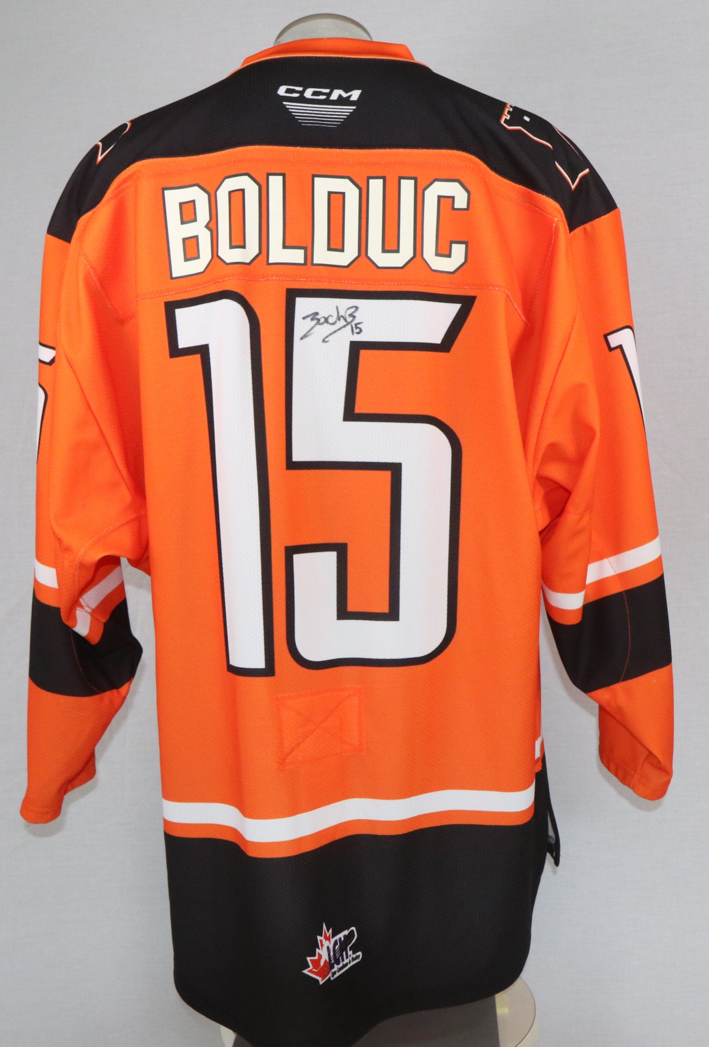 Zachary Bolduc gilet game-used des Remparts de Québec autographié (match des Premières Nations)