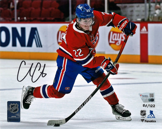 Cole Caufield 8x10 autographié Canadiens de Montréal #/122 - gilet rouge