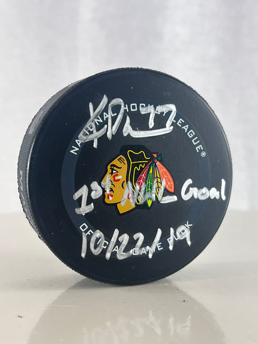 Kirby Dach rondelle officielle NHL autographiée des Blackhawks de Chicago avec inscription