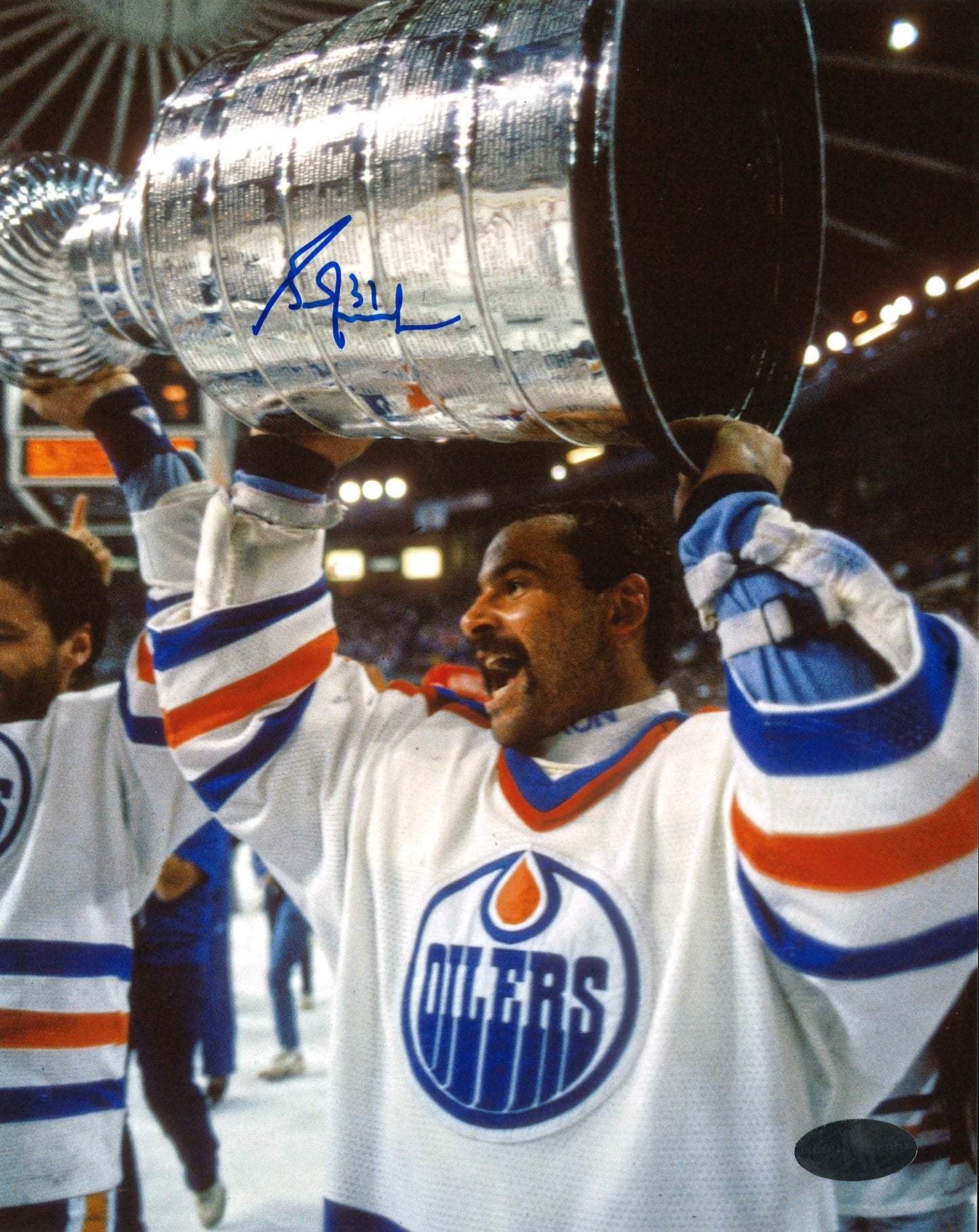 Grant Fuhr photo 8x10 autographiée Oilers d’Edmonton avec la Coupe Stanley