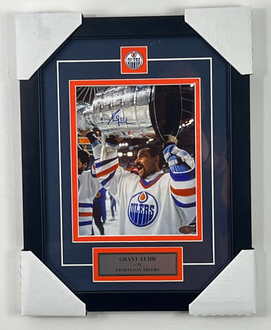 Grant Fuhr 8x10 encadré avec épinglette et plaque des Oilers d'Edmonton avec la Coupe Stanley