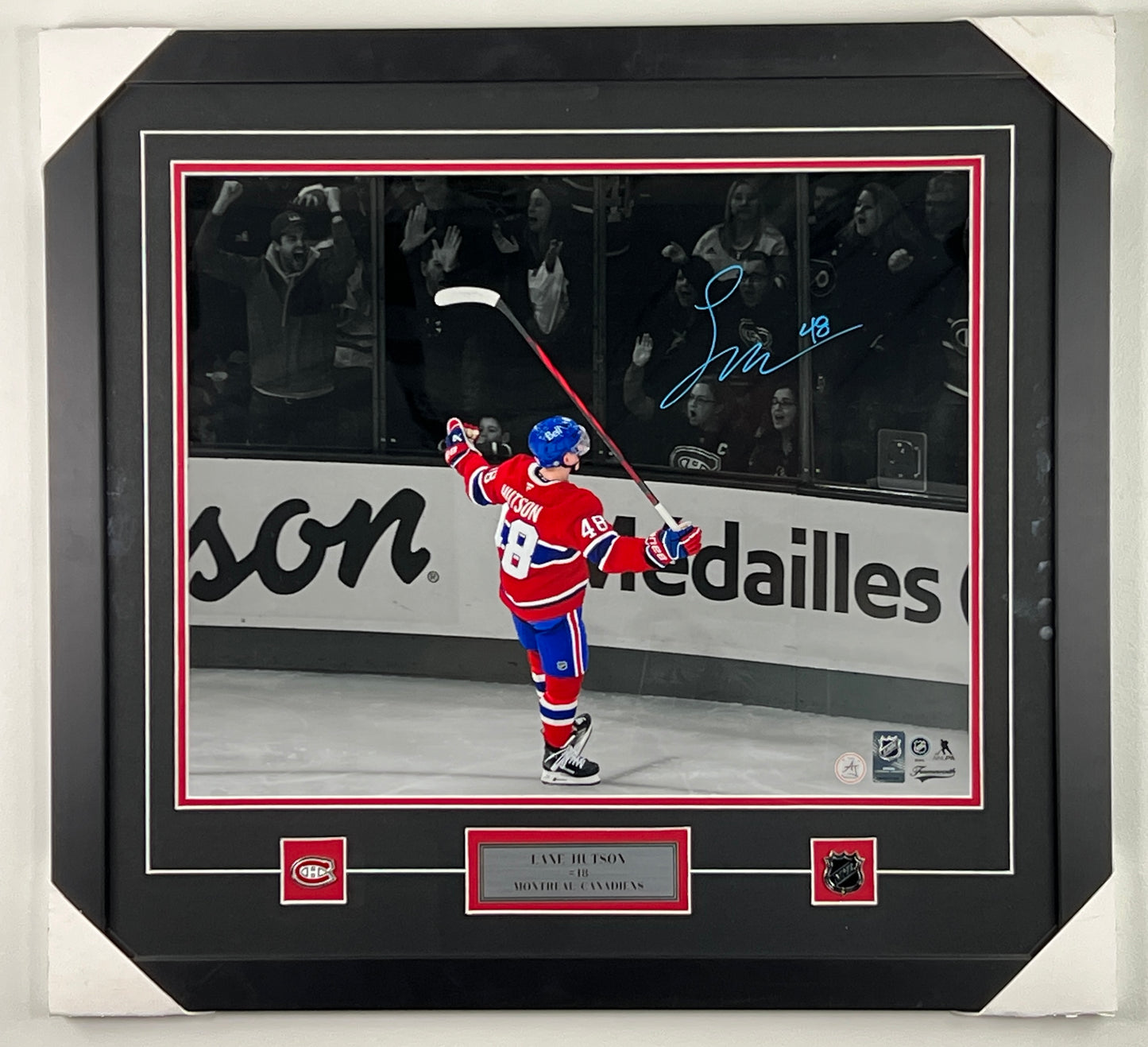 Lane Hutson framed 16x20 photo CELEBRATING GOAL
Montreal Canadiens