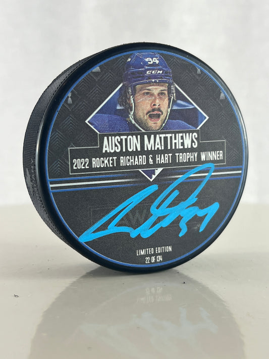 Auston Matthews rondelles autographiée des Maple Leafs de Toronto #22/134